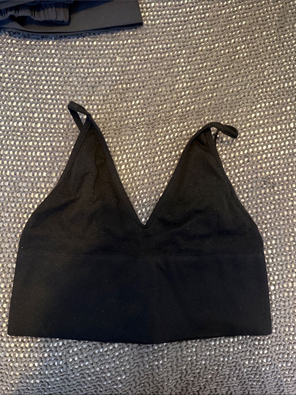 Black V-Neck Seamless Bralette